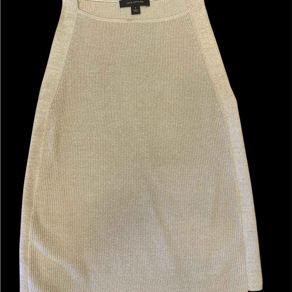 Ann Taylor Women’s Ribbed Knit Top Sleeveless Champagne Size M.